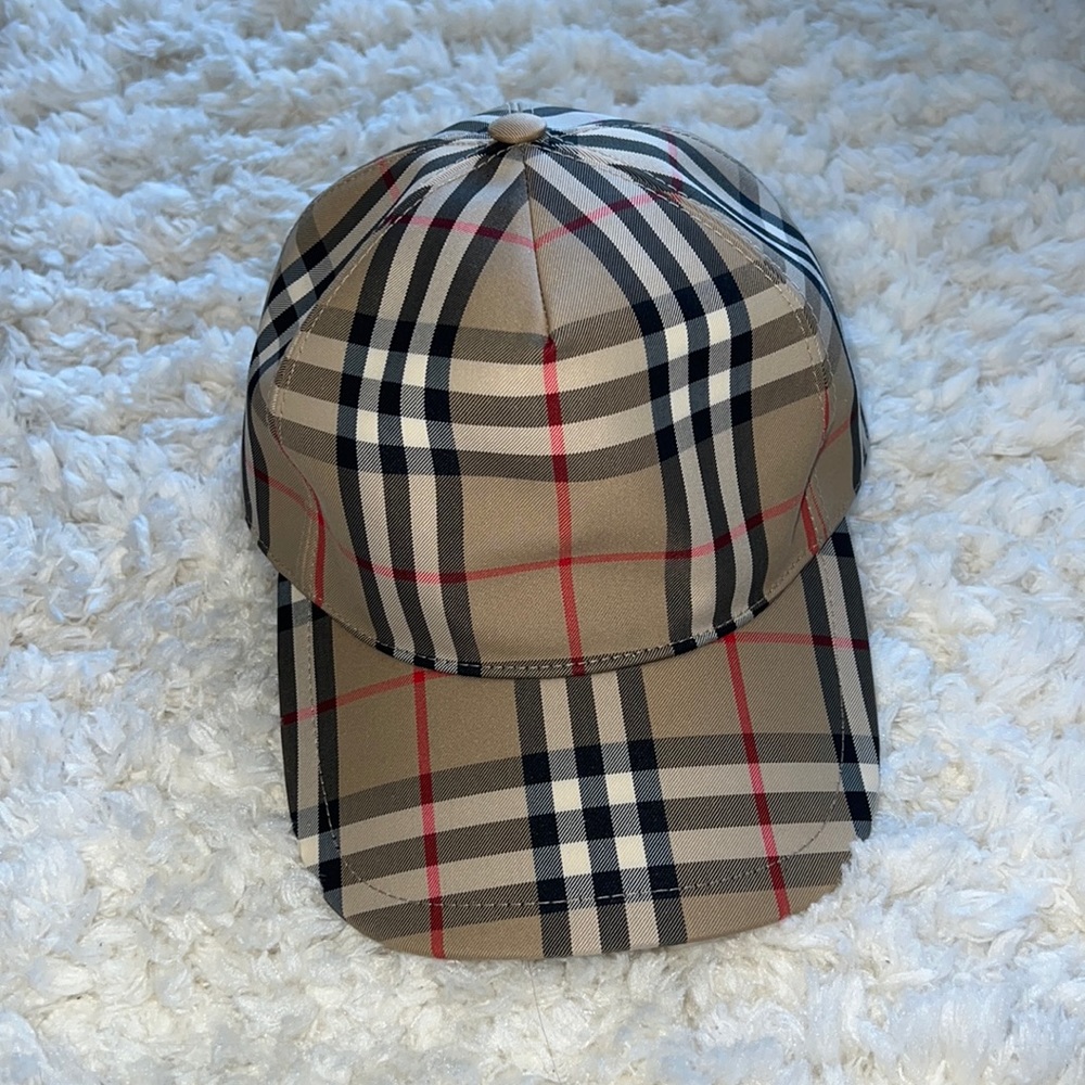 Burberry baseball hat (never worn)